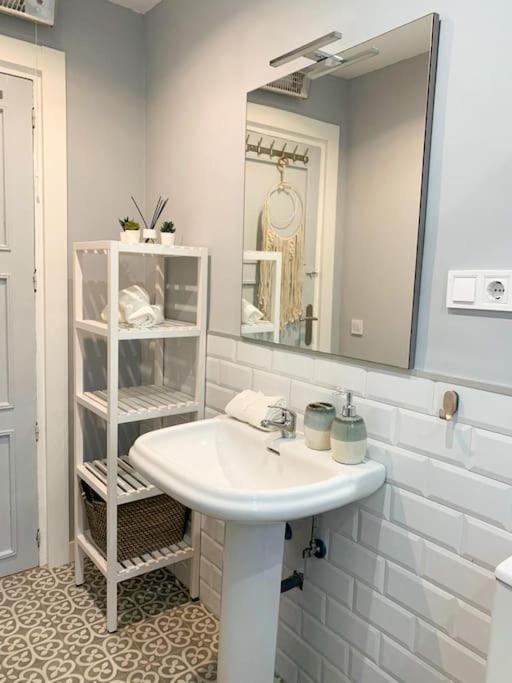 Bright Flat Rosaleda Apartman Málaga Kültér fotó